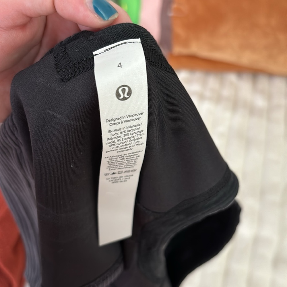 Lululemon softstreme cropped tank top - Picture 4 of 4